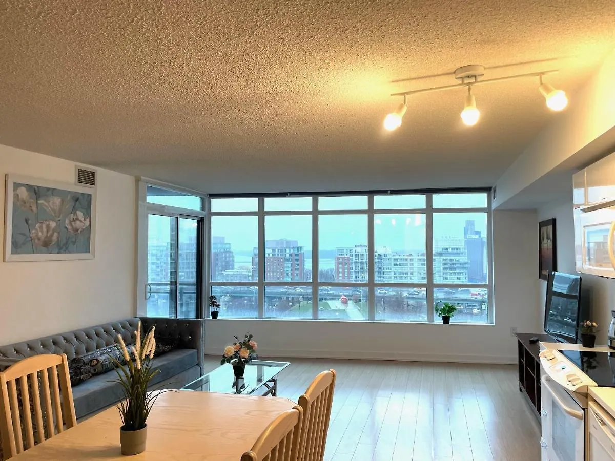 Three-Bedroom Condo With Free Parking Nearby Cn Tower With Lake View Toronto