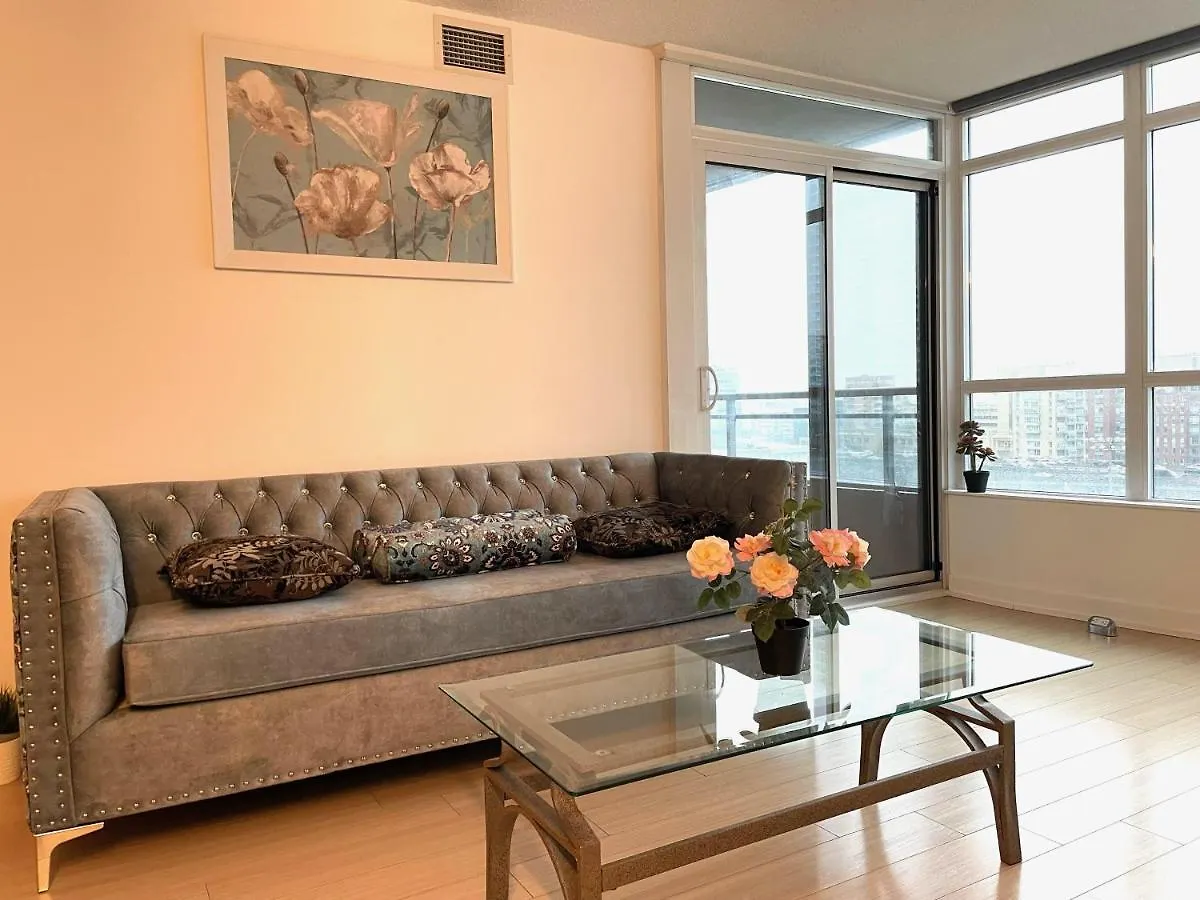 Three-Bedroom Condo With Free Parking Nearby Cn Tower With Lake View Toronto 0*,  Canada