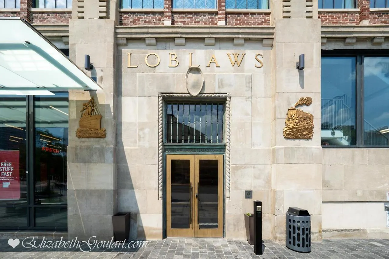 Three-Bedroom Condo With Free Parking Nearby Cn Tower With Lake View Toronto 0*,  Canada