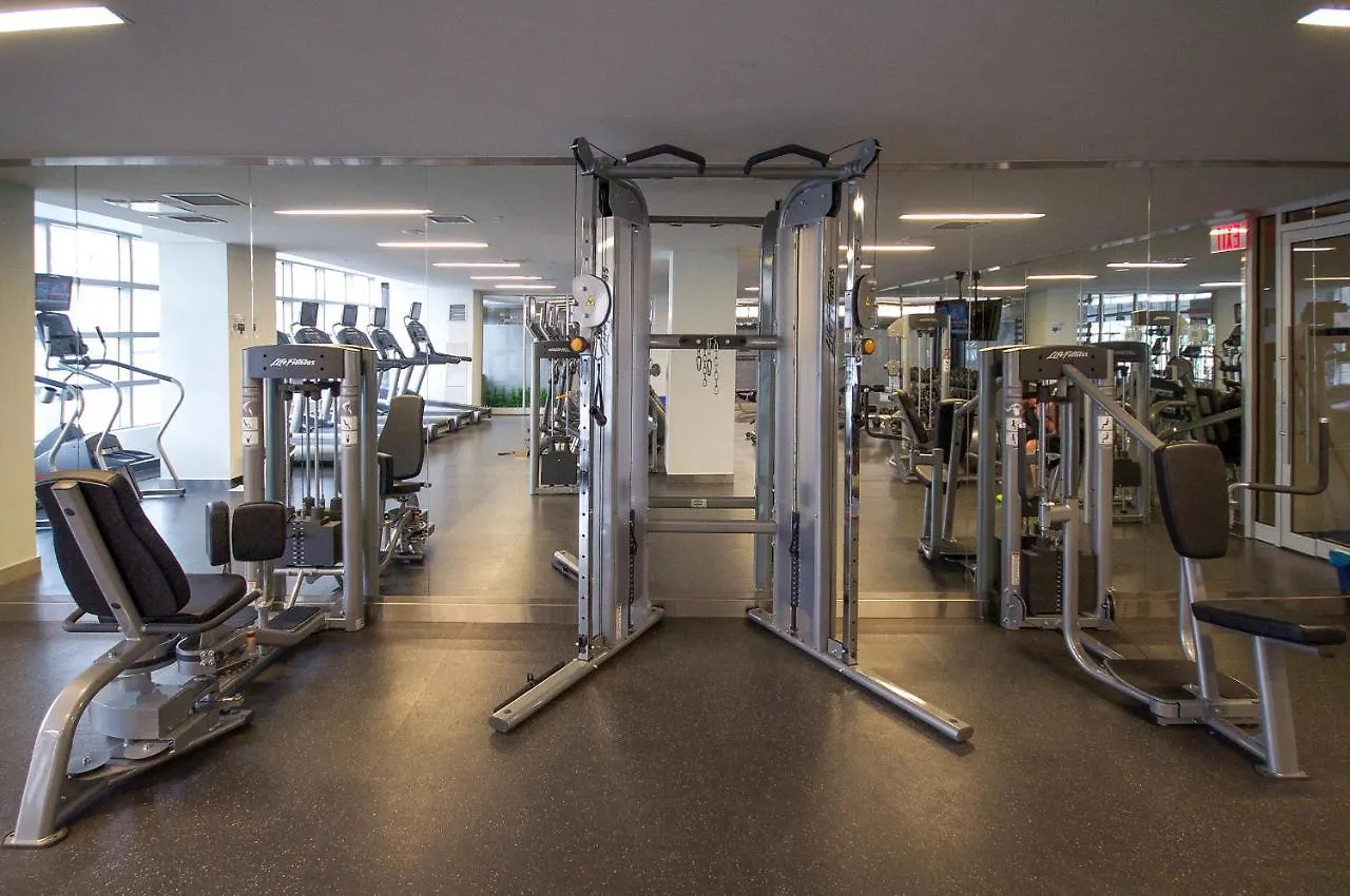 Apartment Three-Bedroom Condo With Free Parking Nearby Cn Tower With Lake View Toronto