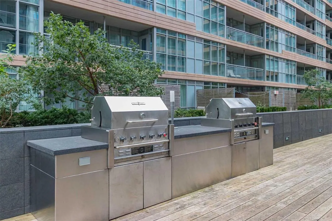 Three-Bedroom Condo With Free Parking Nearby Cn Tower With Lake View Toronto